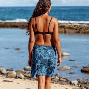 Ripskirt Hawaii Womens XL Blue Floral‎ Hibiscus Leaf Print Quick Dry Wrap Skirt